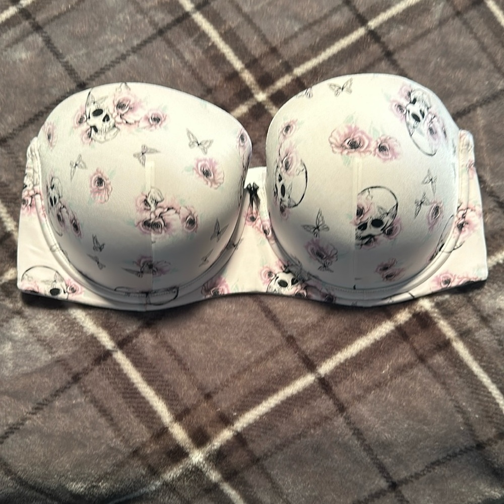 Torrid 38DD STRAPLESS Bra